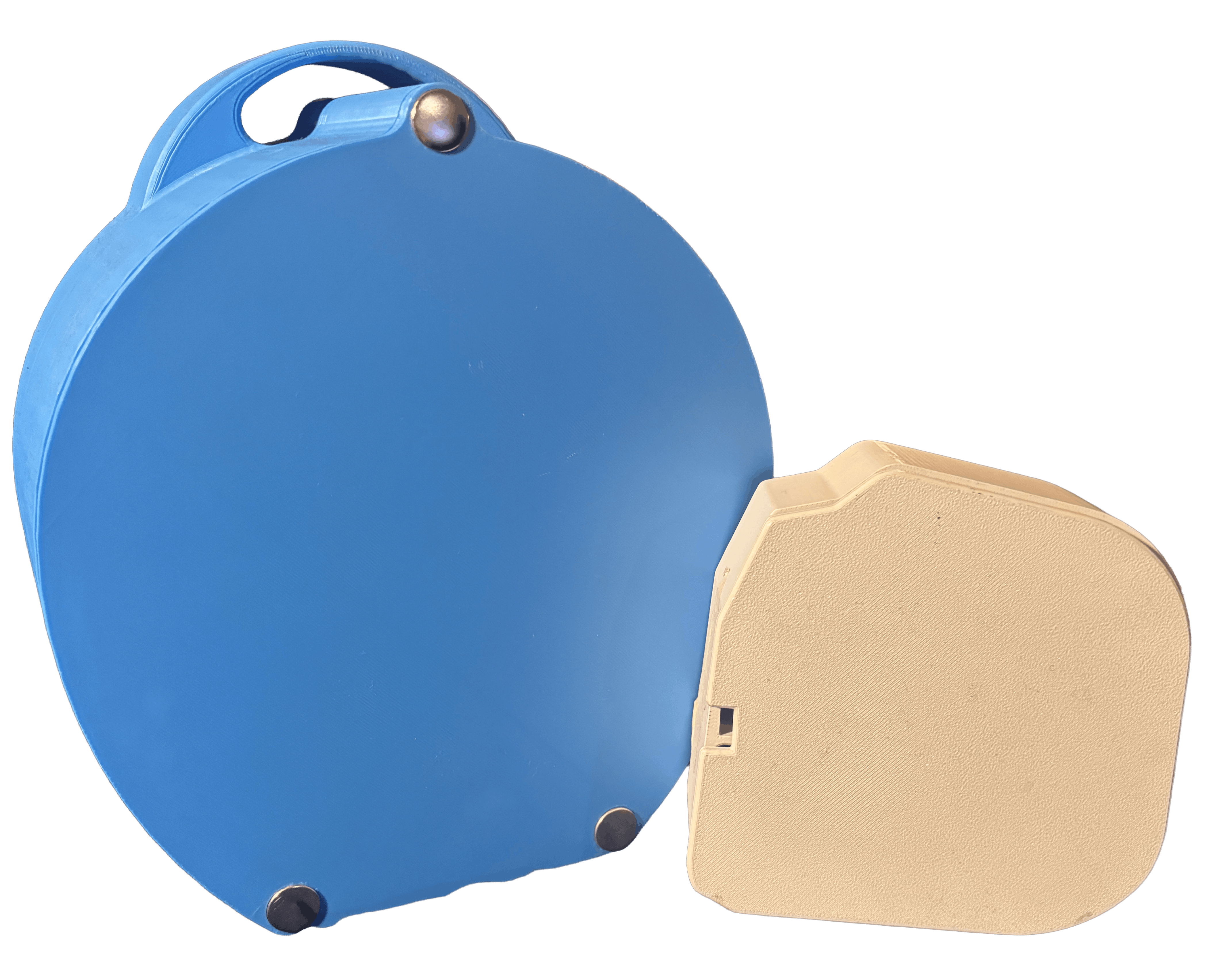 Headphone and mouse cases shown closed